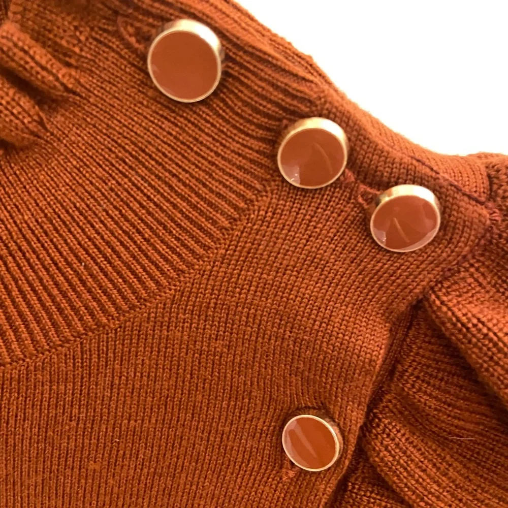 Sézane, rust colored ruffle sweater with gold rimmed buttons, xs - Picture 6 of 6